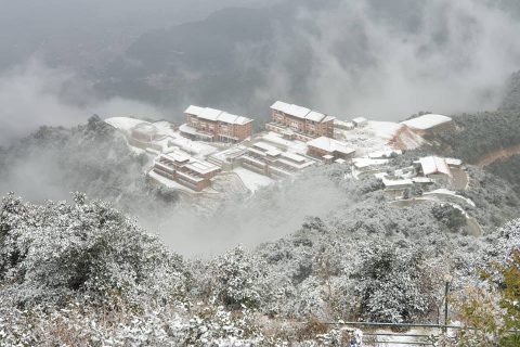 चन्द्रागिरी हिउँले सेताम्मे (फोटो फिचर)