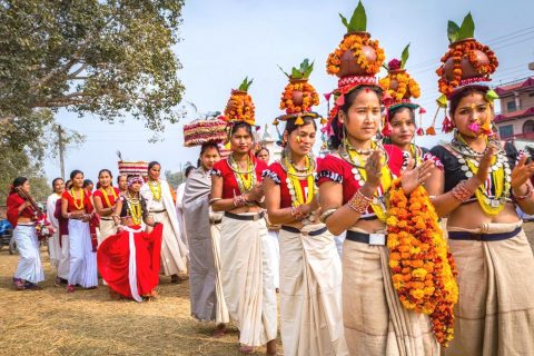 थारू बस्तीमा ‘माघी’ को रौनक, कतै हर्ष कतै बिलौना, मुक्त कमैयाको मुहारमा छैन खुशी