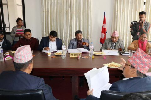 लेखा समितिमा मन्त्रीलाई प्रश्न : ६ महिनासम्म सरकारले के गरेर बसेको थियो ?