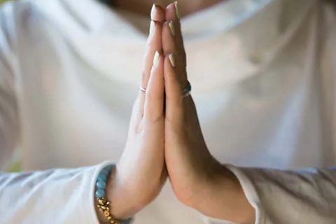 आखिर किन गरिन्छ नमस्कार !