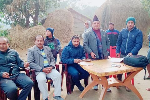 वडा अध्यक्ष सुनिल मरासिनी को हात बाट जग्गा धनी पुर्जा पाए सङ्गै वडा बासी खुसी