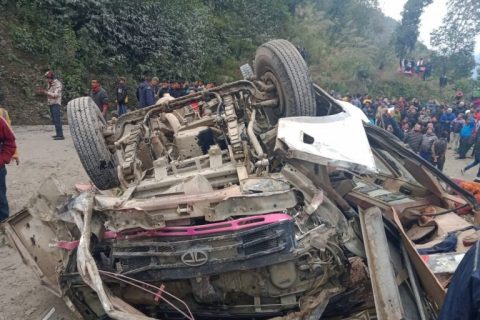 कालिन्चोकबाट भक्तपुर आउँदै गरेको बस दुर्घटना हुदा मृत्यु हुनेको संख्या१४ पुग्यो