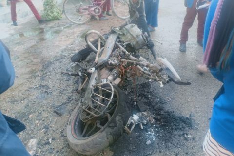 कावासोतीमा गुडिरहेको मोटरसाईकल जल्दा पूर्ण क्षति