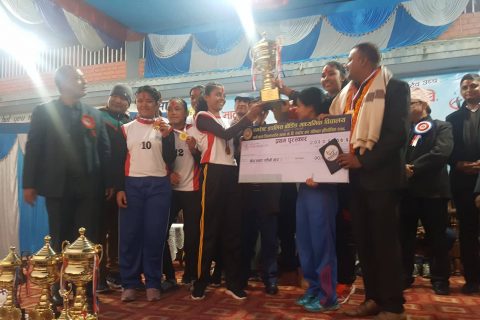 आयोजक र मणिमुकुन्दले जिते जिल्ला स्तरीय एभरेष्ट कप भलिवलको उपाधी