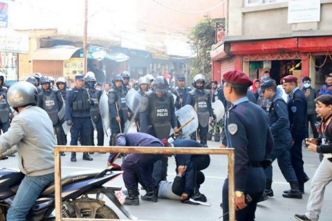 दशरथ रंगाशालामै प्रहरीले पत्रकारमाथि बर्साए लात्ती र मुक्का