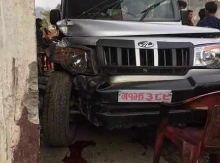 पूर्वी नवलपरासीकाे हुप्सेकाेट गाउँपालिकाकाे जीपकाे ठक्करबाट बालककाे मृत्यु, ३ जना घाईते