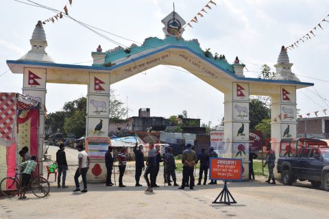 सुनौली नाकामा यात्रुलाई हैरानी दिने ४ जना प्रहरी नियन्त्रणमा