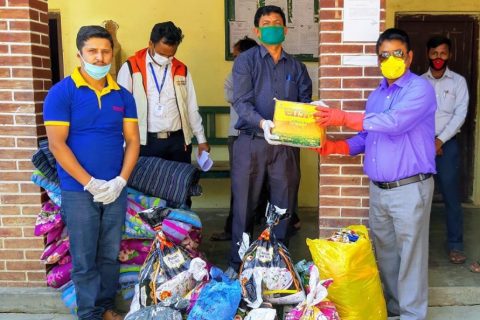 रोट्रयाक्ट डाउनटाउन द्धारा आगोलागि पिडित लाई सहयोग