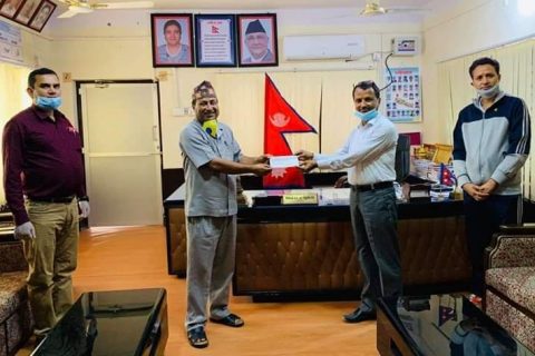 तिलात्तमा र बुटवललाई लायन्स चौतारीद्वारा २०-२० हजार सहयोग