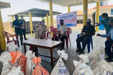 तिलोत्तमा जेसीजद्धारा करौजियाका ४८ मजदुर घरधुरीलाई खाधान्न वितरण