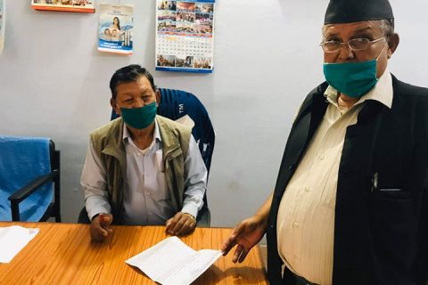 राहतमा बिभेद गरी विपन्न मजदुरलाइ राहत नदिएको भन्दै काँग्रेसले गरायो वडाध्यक्षको ध्यानाकर्षण