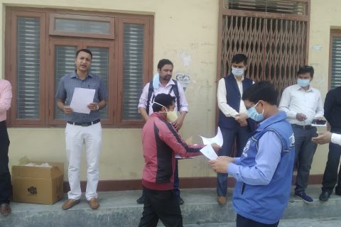 पत्रकार महासंघद्धारा पत्रकारका लागि सुरक्षा सामाग्री प्रदान