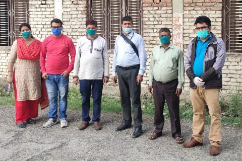 धुर्कोट समाज रुपन्देहीद्वारा राहत बितरण