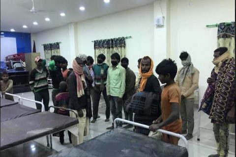 दाङको इँटा उद्योगटबाट भागेका भारतीय श्रमिक सीमा नाकाबाट फिर्ता