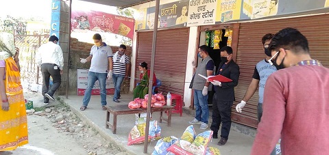 कञ्चन जेसिजद्धारा बिपन्न परिवारलाई राहत बितरण