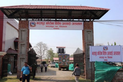 चितवनकी कोरोना संक्रमितले बाँडेको चकलेट खाने पनि अब निगरानीमा