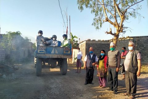 कोरोना नियन्त्रणका लागि बु.उ.म.पा. वडा नं १७ मा औषधि छर्कियो