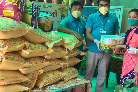 एनएमबी बैंकद्वारा राहत बितरण