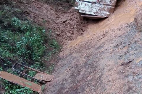 गुल्मीमा पहिरोले जीप पुर्दा एकको मृत्यु, ५ जना घाइते