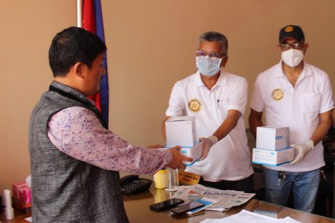रोटरी बुटवलद्वारा सामाजिक मन्त्रालयलाई ५ सय थान पिसीआर किड सहयोग