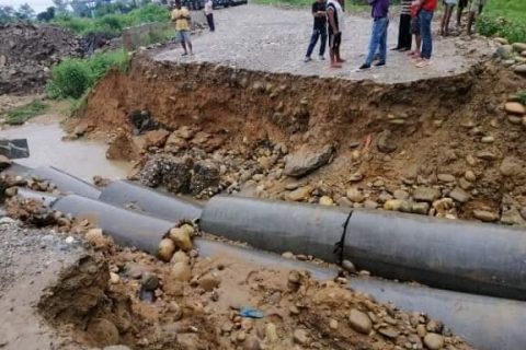 पूर्वी नवलपरासी गैँडाकोटमा डाइर्भसन बग्यो, पूर्वपश्चिम राजमार्ग अवरुद्ध