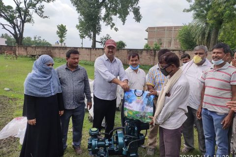 कृष्णनगर नगरपालिका द्धारा नगरका सहकारी र कृष्क समुहलाई पम्पसेट वितरण