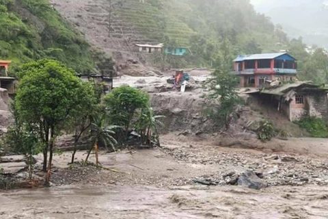 सिन्धुपाल्चोक पहिरो: दुईको शव फेला, १८ बेपत्ता