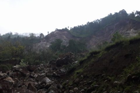 बागलुङमा पहिरोमा परि दुई बेपत्ता