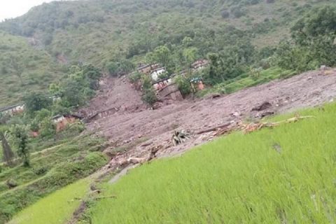 बझाङमा पहिरोले ३ को मृत्यु, ४ बेपत्ता