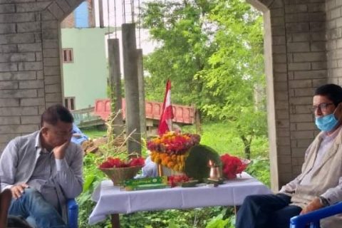 कांग्रेस रुपन्देही उपसभापति फणिन्द्र शर्माद्रारा कन्चनका नेता थारुको निधन प्रती श्रद्धान्जली व्यक्त