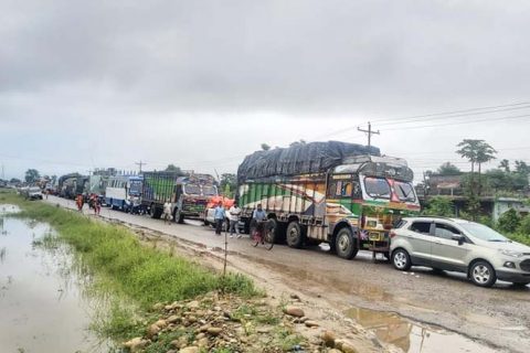पूर्व–पश्चिम राजमार्ग अन्तर्गत पूर्वी नवलपुरमा अवरुद्ध सडक खुल्यो