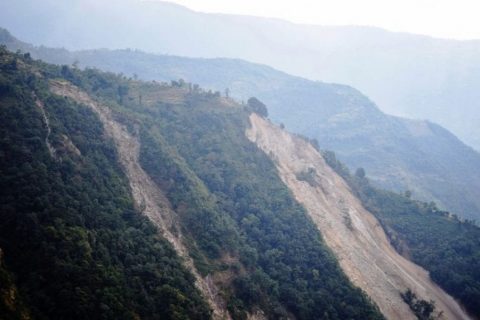 स्याङ्गजाको खहरेमा पहिरोमा परी एकको मृत्यु, तीन बेपत्ता, दुइ घाइते