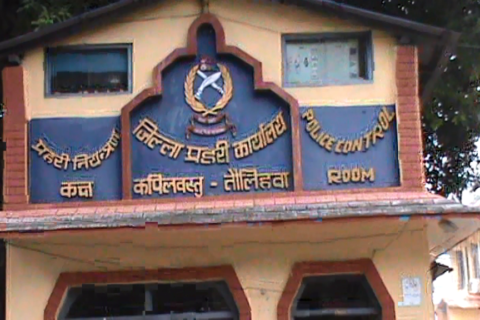 माक्स लगाउ भन्दा कपिलवस्तुमा ३ प्रहरीलाई स्थानीयले कुटेर गम्भीर घाइते बनाए