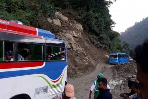 अवरुद्ध सिद्धार्थ राजमार्ग एकतर्फी संचालन