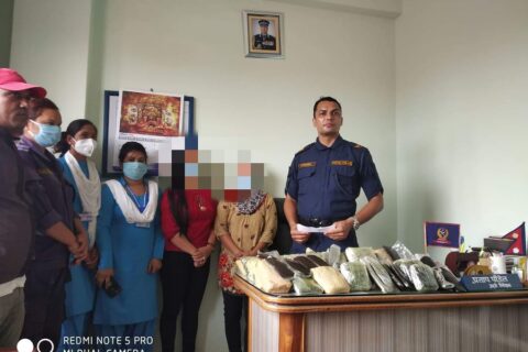 ३७ केजी चरेस सहित दुई जना महिला इलाका प्रहरी कार्यालय कृष्णनगरको नियन्त्रणमा