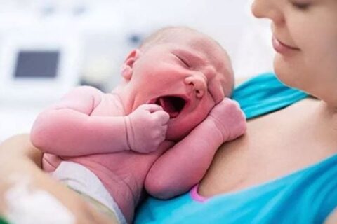 संक्रमित गर्भवतीको सुरक्षित प्रसूति गराउँदै भरतपुर अस्पताल