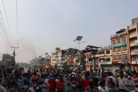 प्रदेश ५ को स्थायी राजधानी दाङ सार्ने प्रस्तावको विरोधमा बुटवलमा निषेधित क्षेत्र तोडेर प्रदर्शन (फोटो सहित)