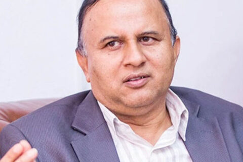 बुटवलमा प्रदेश ५ का मुख्यमन्त्री शंकर पोखरेल सवार गाडीमा ढुंगा प्रहार