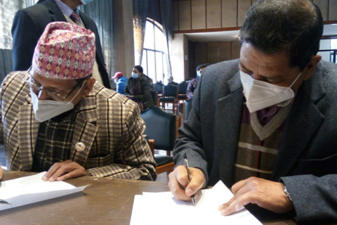 प्रतिनिधि सभा विघटनविरुद्ध नेकपा सांसदहरुद्वारा हस्ताक्षर संकलन