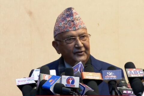 लोकतन्त्र र सत्यका पक्षमा कलम चलाउन पत्रकारलाई प्रधानमन्त्रीको आग्रह