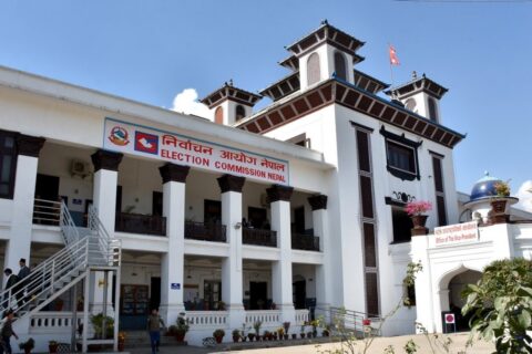 निर्वाचन आयोगले भन्यो– चुनाव हुने स्थानमा शंकास्पद व्यक्तिलाई प्रवेश नदिनु