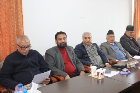 नेपाली कांग्रेसको पदाधिकारी बैठक बस्दै