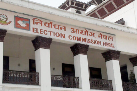 नेकपा विवादबारे यथाशीघ्र निर्णय दिन पूर्वप्रमुख निर्वाचन आयुक्तहरूको आग्रह
