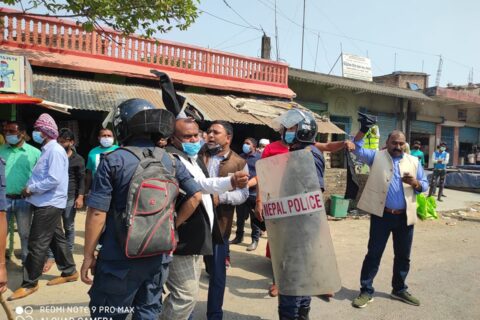 मन्त्री पाण्डेलाई जसपा कार्यकर्ताले देखाए कालोझण्डा
