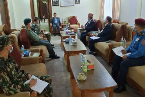मनाङ चामेका पहिरो पीडितको समस्या समाधान गर्न गृहमन्त्रीको निर्देशन