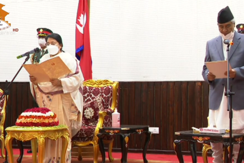 नवनियुक्त प्रधानमन्त्री देउवाद्वारा शपथ ग्रहण