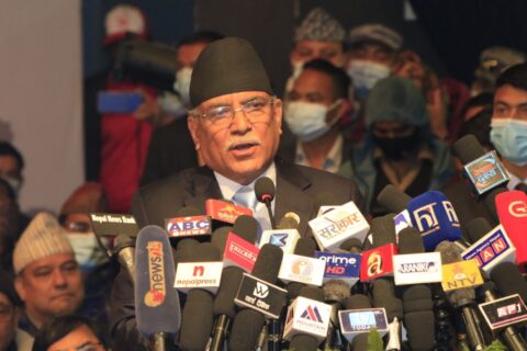 बन्द सत्रमा प्रचण्डद्वारा राजनीतिक दस्तावेज पेश