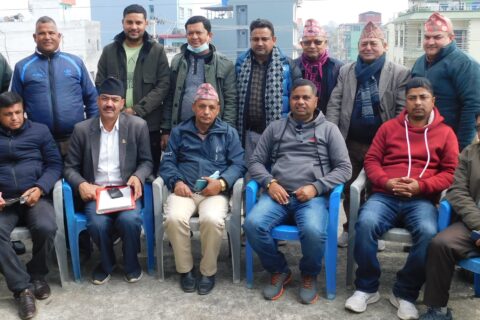 लुम्बिनीका यातायात समितिले पार्किङ स्थलमा गाडी राखी जोर विजोर प्रणालीमा ढुवानी कार्ड मार्फत मालसमान लोड गर्ने