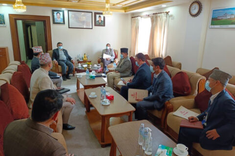 स्थानीय निर्वाचनको बजेटबारे गृहमन्त्री खाँण र अर्थमन्त्री शर्माबीच छलफल