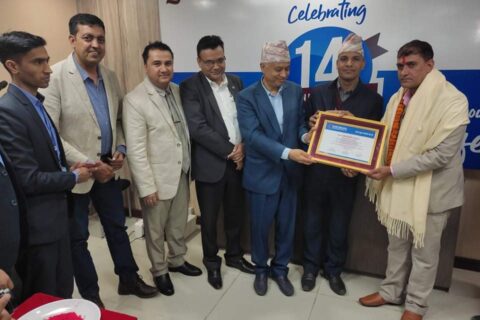 शाइन आर्थिक पत्रकारिता पुरस्कार पत्रकार भुसाललाई